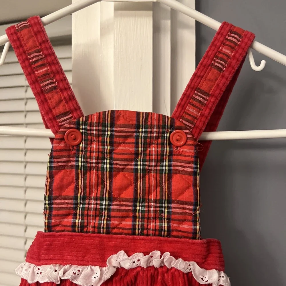 VNTG CARTERS CHILDRENS CHRISTMAS CORDUROY OVERALLS 6-9 Months EUC